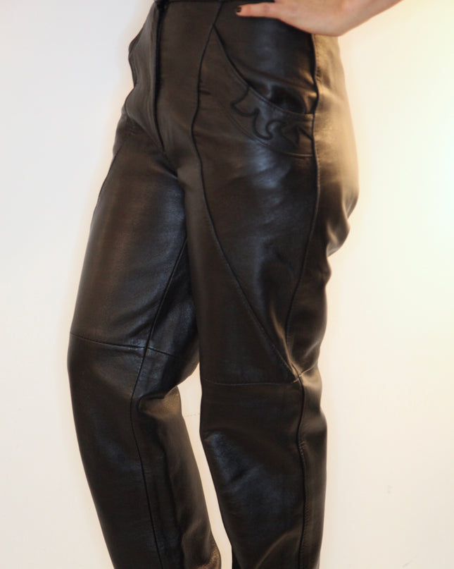 PANTALON EN CUIR NOIR
