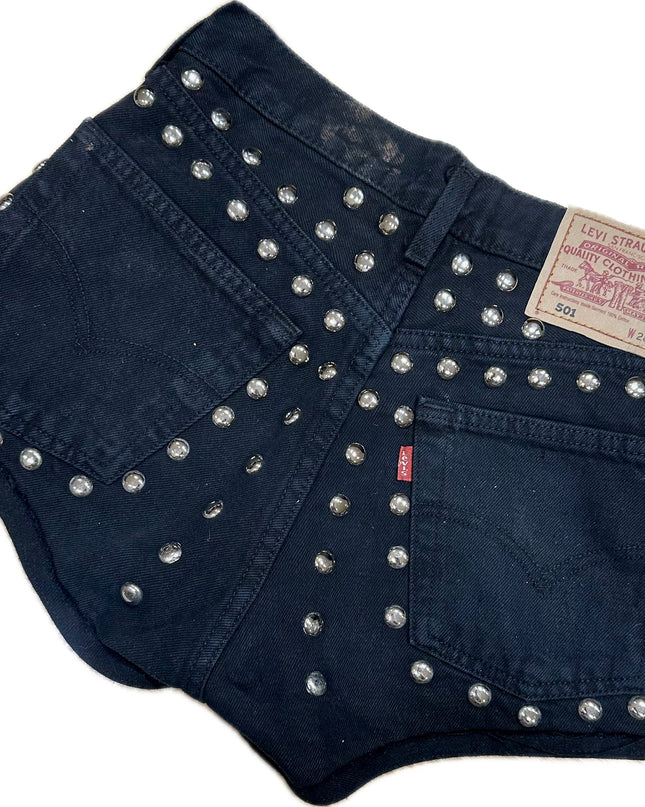 Short Levi’s Vintage customisé à clous – Taille 36