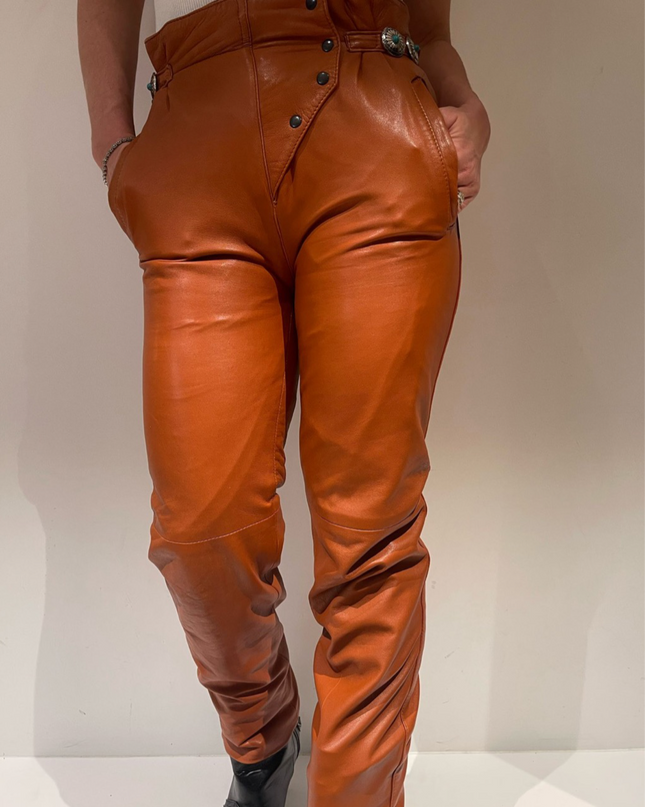PANTALON EN CUIR ORANGE