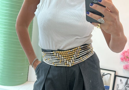 Ceinture chaîne dorée et cuir noir à breloques vintage - 1