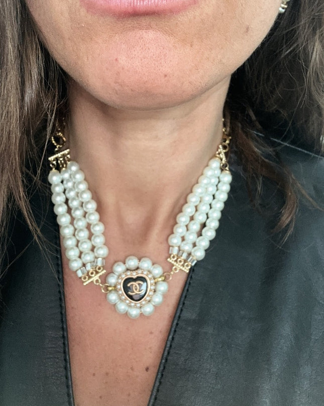 Collier avec bouton de haute couture - 2