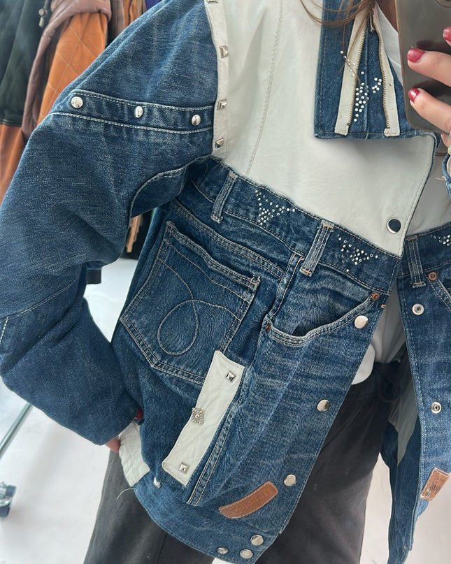 Veste en jean avec strass et cuir blanc