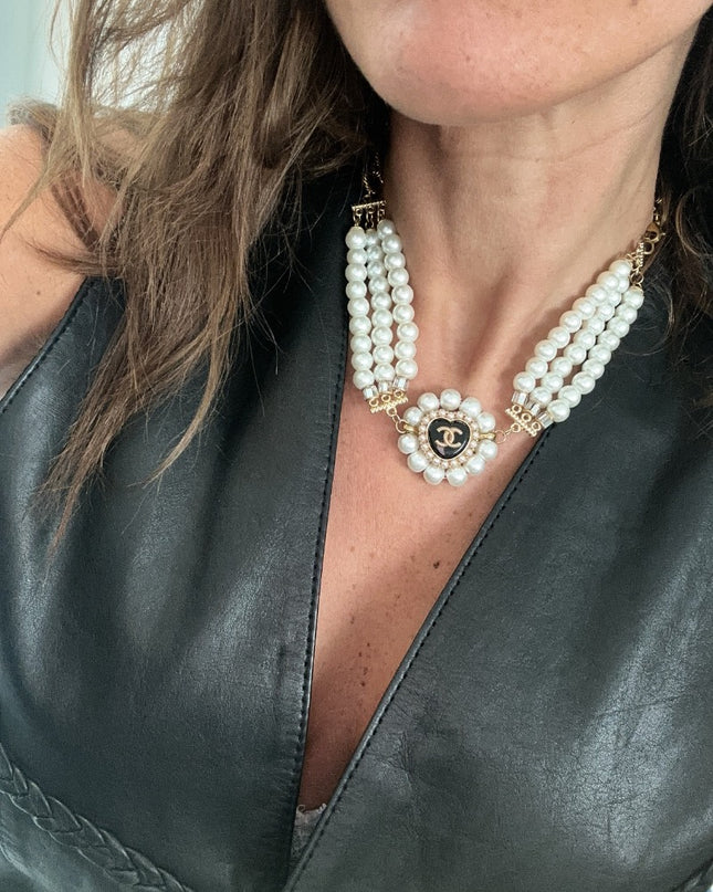 Collier avec bouton de haute couture - 3