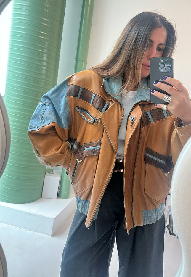 Blouson en cuir et jeans - 1