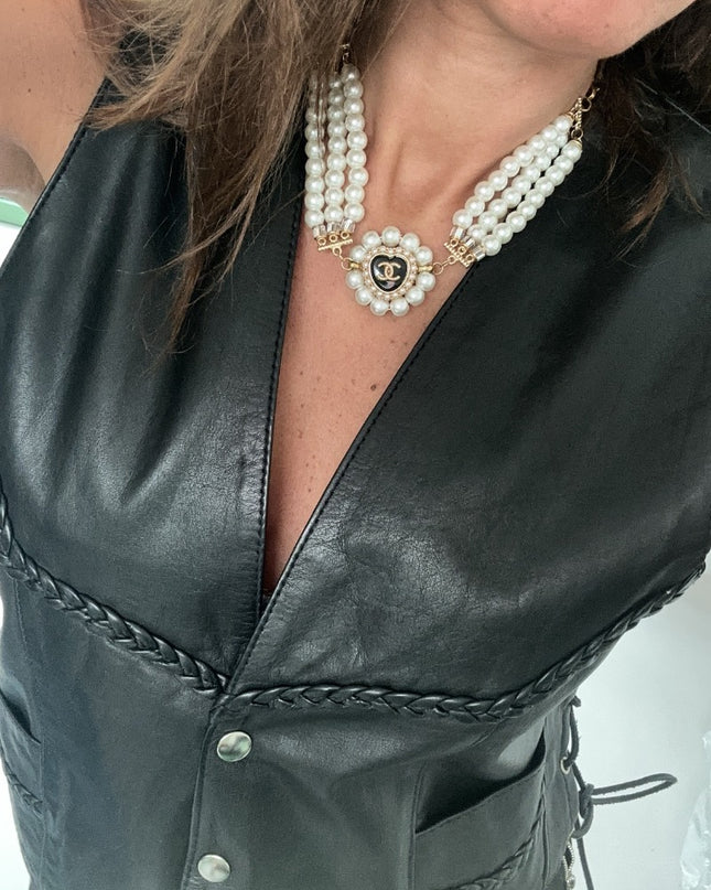 Collier avec bouton de haute couture - 1