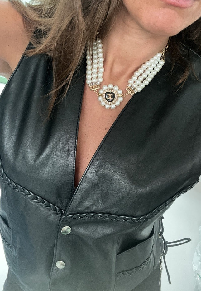 Collier avec bouton de haute couture - 1