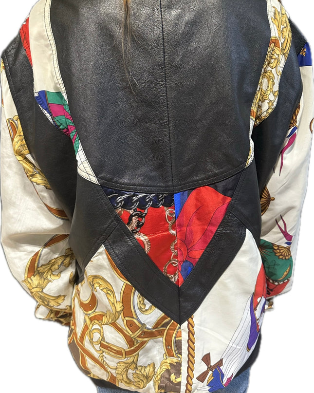 Blouson vintage en cuir – Customisé avec foulard Hermès en soie – Taille Unique
