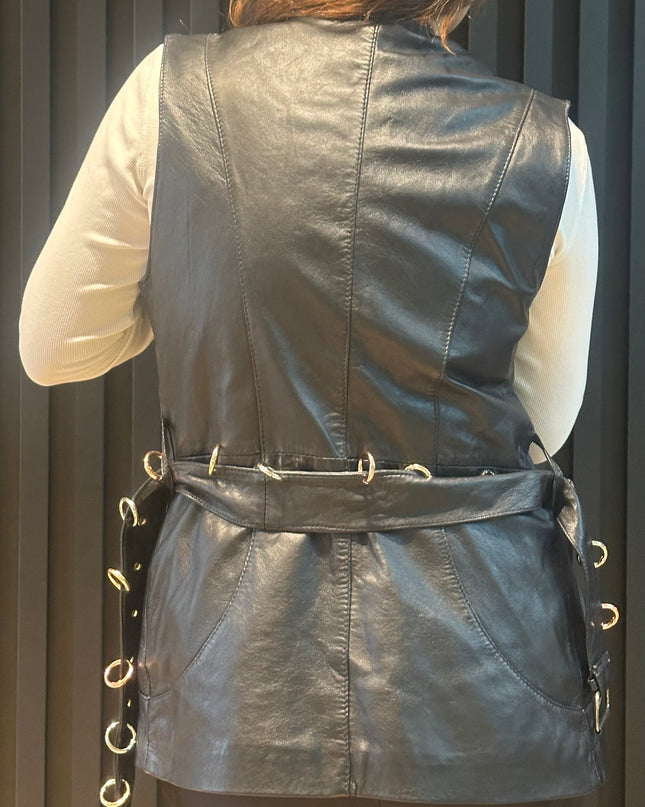 Veste sans manches en cuir vintage – fermeture zippée & ceinture à anneaux
