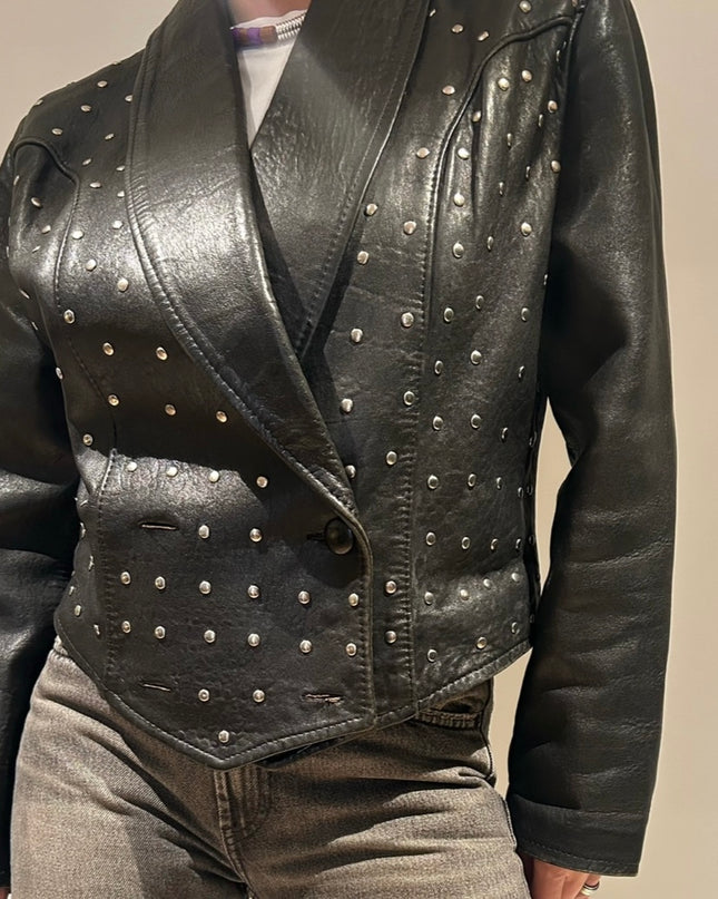 VESTE EN CUIR NOIR CLOUTÉ