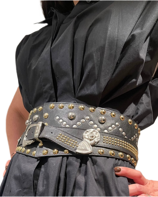 CEINTURE VINTAGE EN CUIR CLOUTÉE