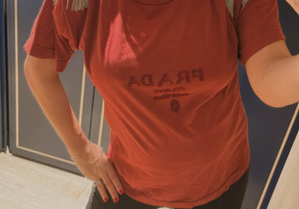 Tee-shirt Prada – Vintage & custom couture (Taille Unique)