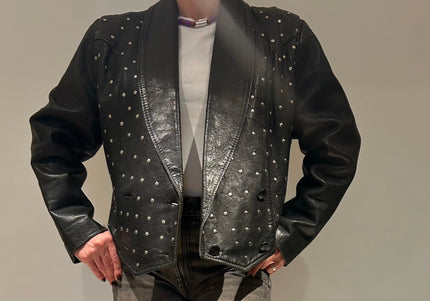 VESTE EN CUIR NOIR CLOUTÉ