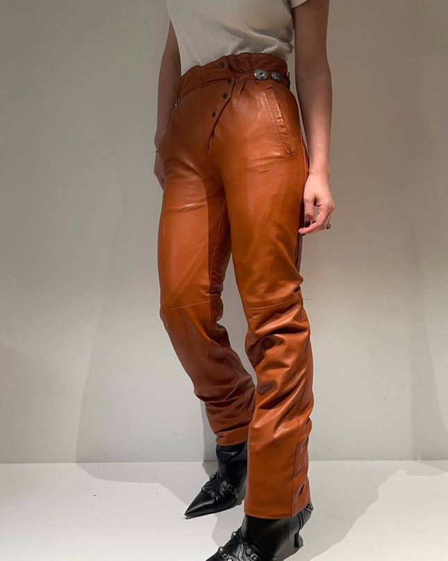 PANTALON EN CUIR ORANGE