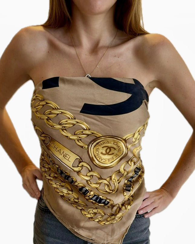 Foulard en soie 100% vintage – Chanel (Carré – Taille Unique)