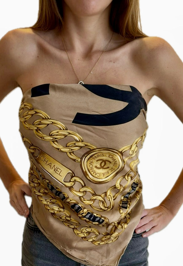 Foulard en soie 100% vintage – Chanel (Carré – Taille Unique)