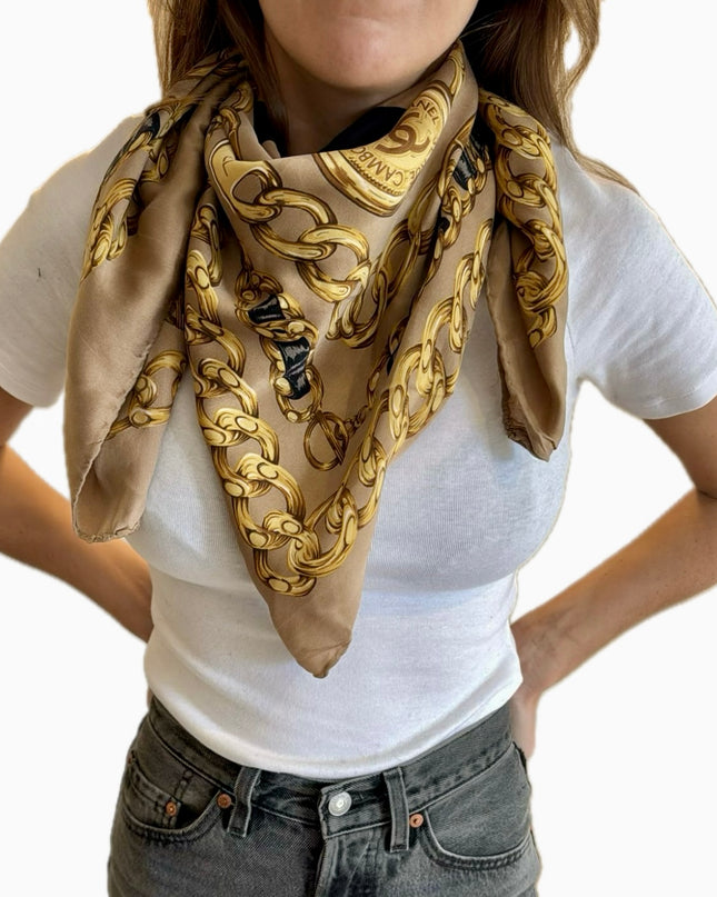 Foulard en soie 100% vintage – Chanel (Carré – Taille Unique)