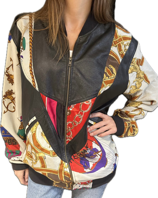 Blouson vintage en cuir – Customisé avec foulard Hermès en soie – Taille Unique