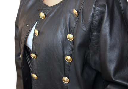 BLOUSON EN CUIR NOIR BOUTONS DORÉS