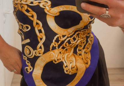 Foulard vintage Céline – motif chaînes & ceintures