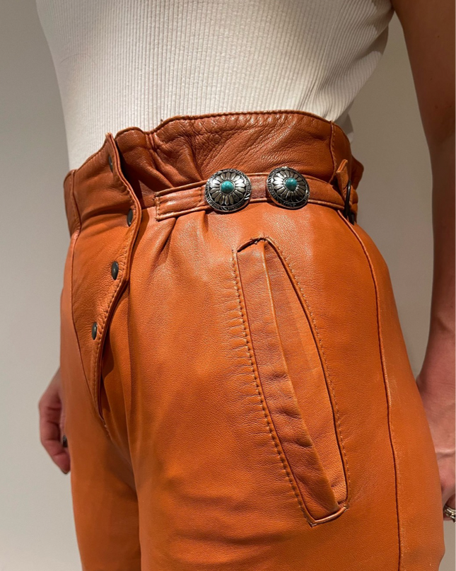 PANTALON EN CUIR ORANGE