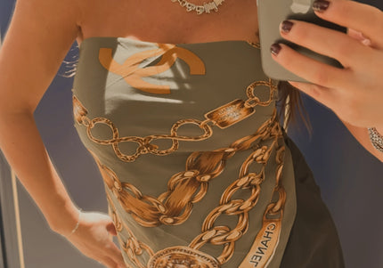 Foulard Chanel vintage en soie – Couleur kaki