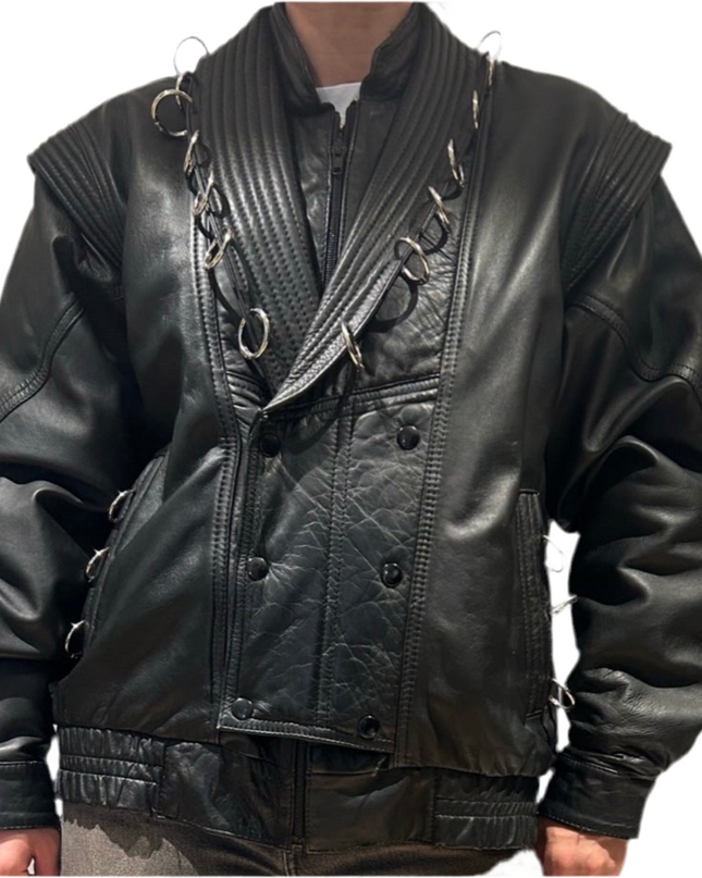 VESTE EN CUIR ANNEAUX