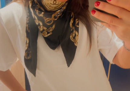 Foulard en soie vintage Chanel – Motif chaînes iconiques