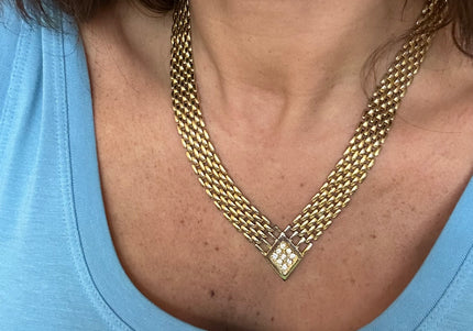 Collier vintage en maille gourmette – pendentif carré pavé