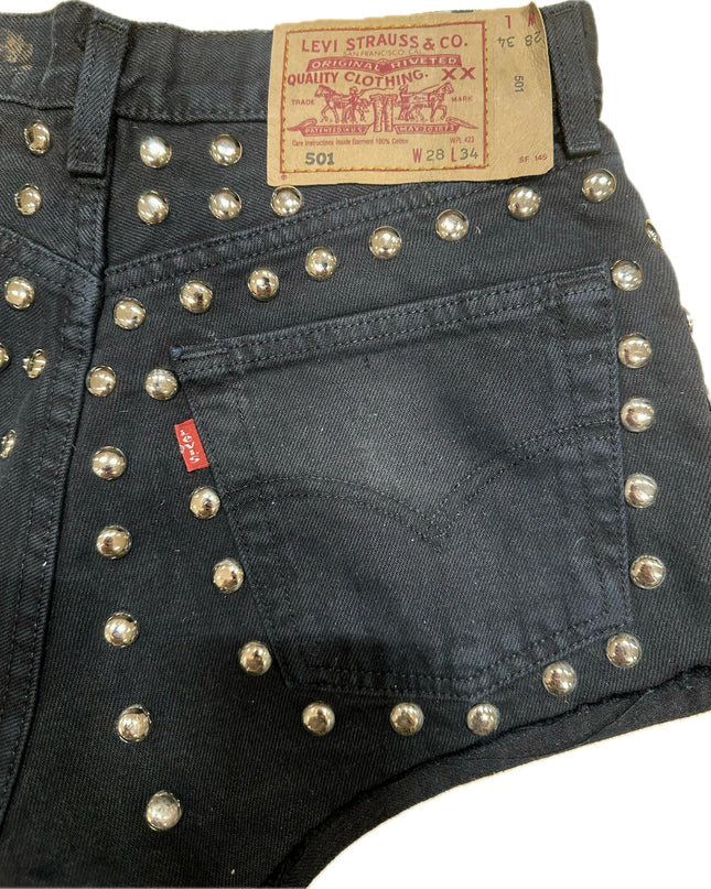 Short Levi’s Vintage customisé à clous – Taille 36