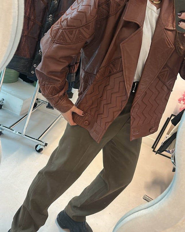Veste en cuir vintage marron rouge